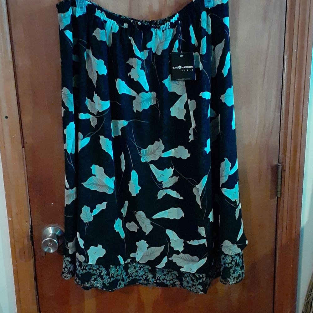 Sag Harbor Reversible Skrit Size 22w New with Tags